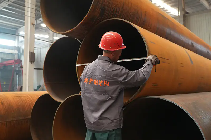 Pekin-Tianjin-Hebei bölgesinin endüstriyel güçlü yönlerinden yararlanan HAISHENG, Tangshan'ın çelik endüstrisindeki dönüşüm dalgasına ayak uyduruyor.